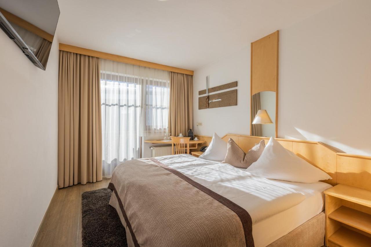 โฮเทล เซนทรัล Hotel เซเฟลด์ อิน ทิโรล ภายนอก รูปภาพ
